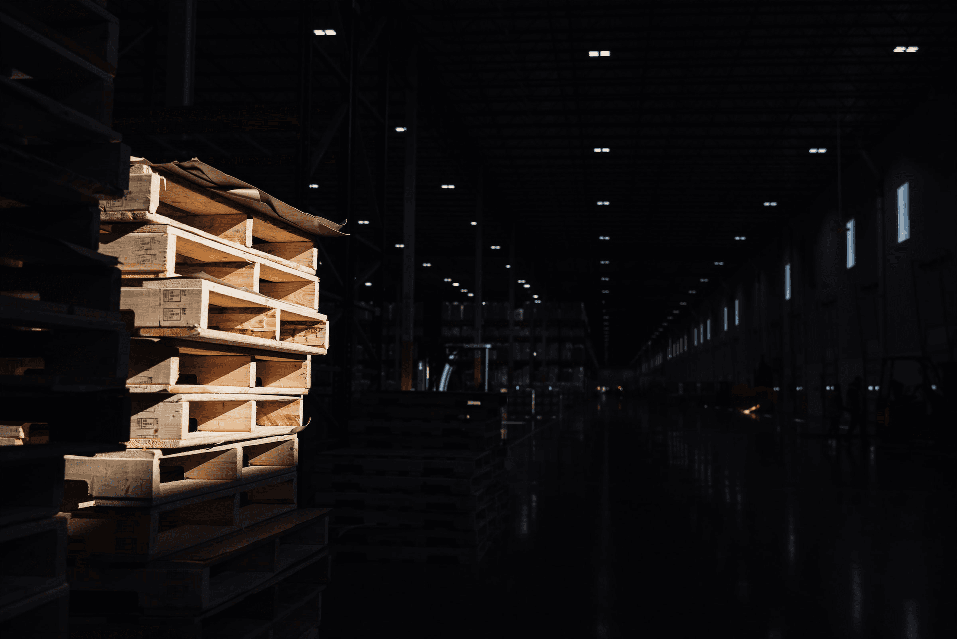 AOG Support: How Strategic Warehouse Placement Minimizes Aircraft Downtime